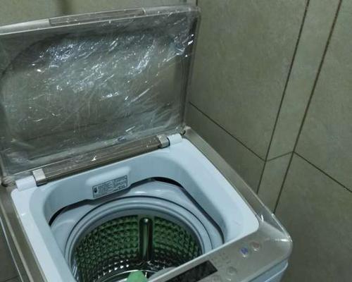 如何清洗以小神童洗衣机的内部（简单步骤教你轻松保持洗衣机清洁）