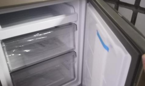 冰箱老出水的原因及解决方法（了解冰箱出水的原因）