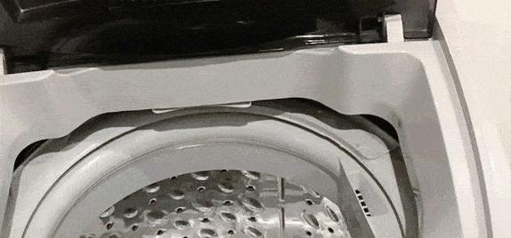 洗衣机里都是纤维，你该如何处理（解决洗衣机纤维困扰的实用技巧）