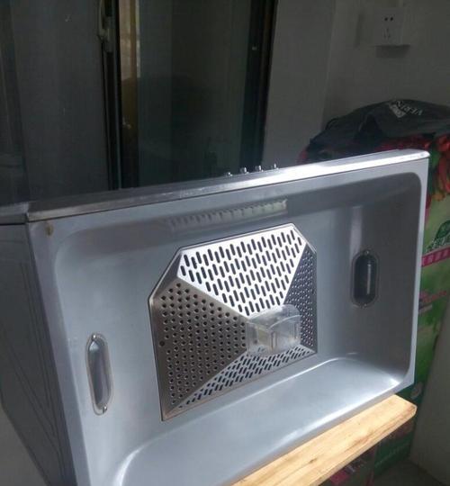 掌握正确使用油烟机清洗按钮的方法（了解清洗按钮的功能及正确操作步骤）