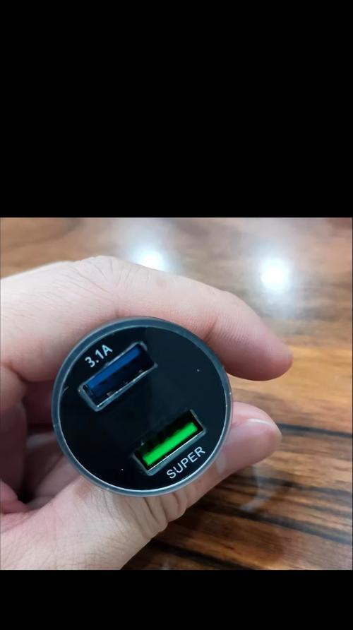 车上USB多功能充电器有何特点？如何选择合适的充电器？