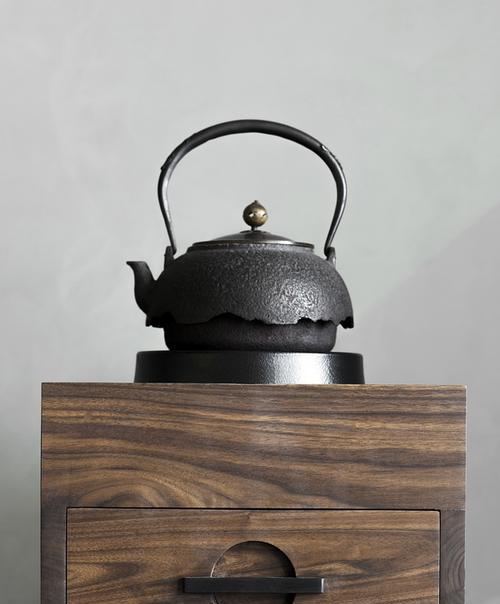 小茶室电视机安装步骤是什么？需要哪些工具？