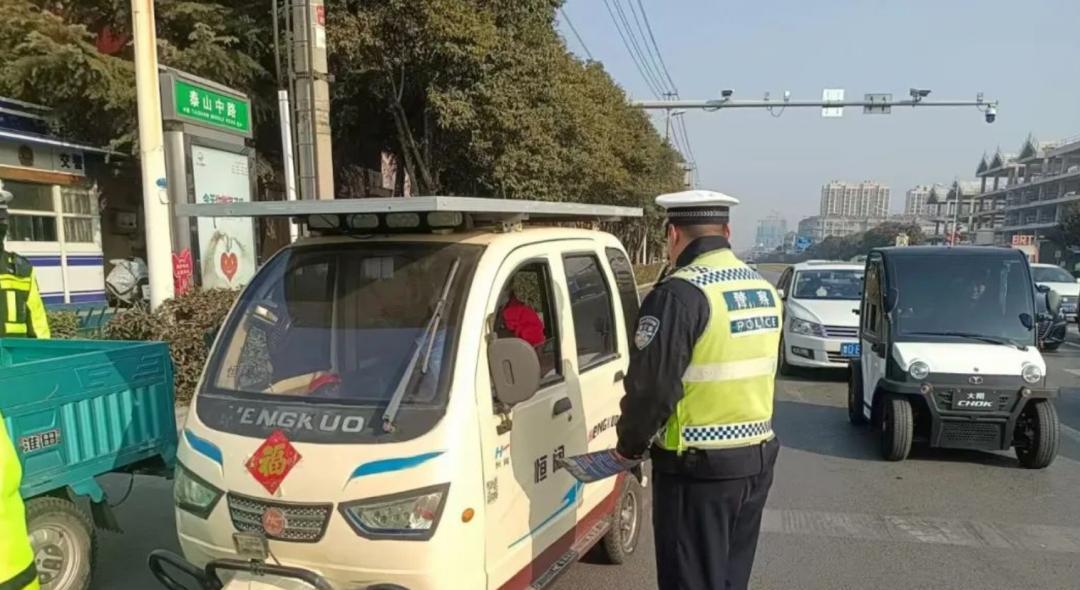 2月1日起,电动车、摩托车、三轮车上路“5必查”,车主注意 2月1日起,电动车、摩托车、三轮车上路“5必查”,车主注意