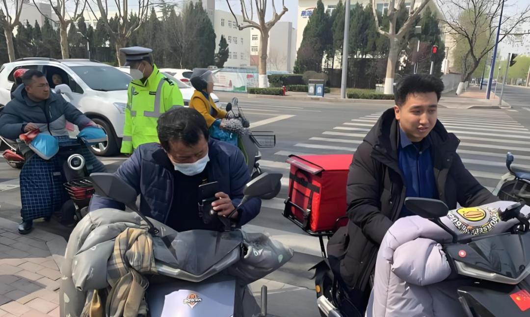 2月1日起,电动车、摩托车、三轮车上路“5必查”,车主注意 2月1日起,电动车、摩托车、三轮车上路“5必查”,车主注意